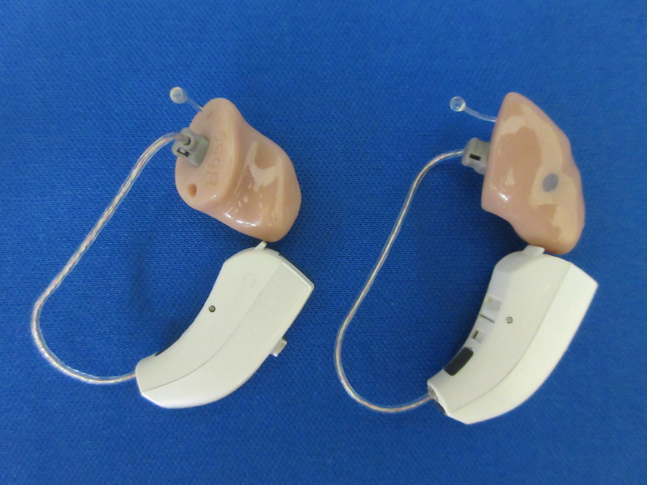 両耳耳かけ型補聴器